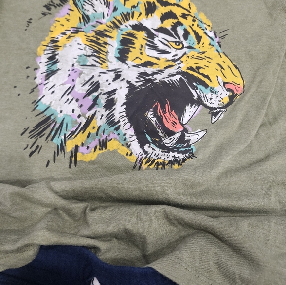 [CAT & JACK] boys Medium 8-10 cutest green shirt sleeve t-shirt w/  TIGER🐅 🐯 - Picture 10 of 16